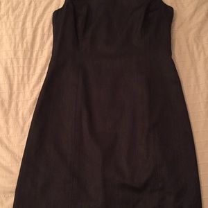 Sleeveless sheath dress